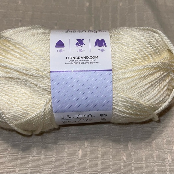 1 Skein Lion Brand Basic Stitch Anti-Yarn - Picture 2 of 6
